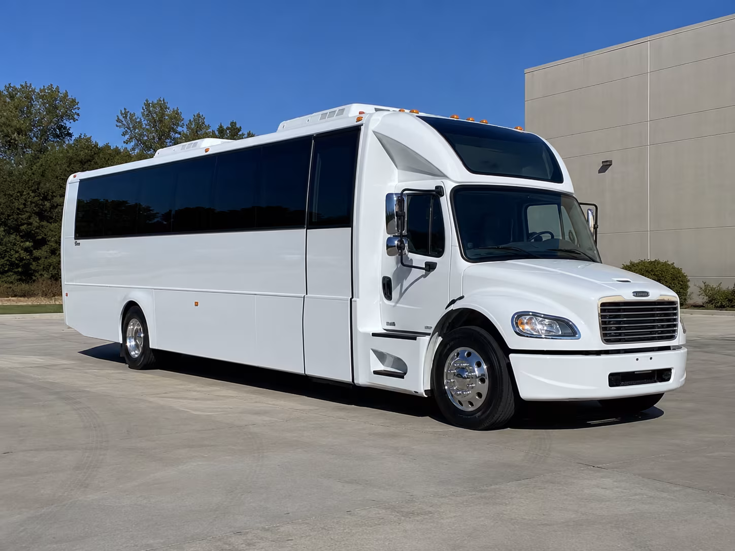 st petersburg 28 passenger party bus